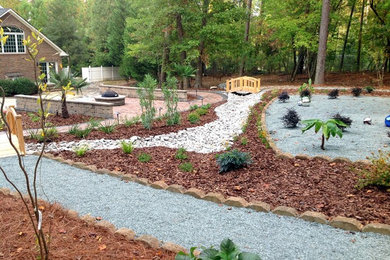 Photo of a contemporary landscaping in Raleigh.