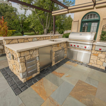 Charming Outdoor Kitchen and Lounge