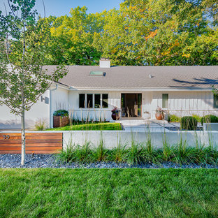 75 Beautiful Mid Century Modern Front Yard Landscaping Pictures Ideas July 2021 Houzz