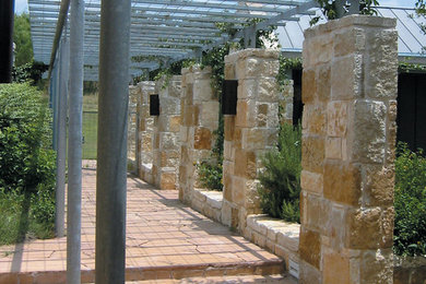 Photo of a contemporary landscaping in Austin.