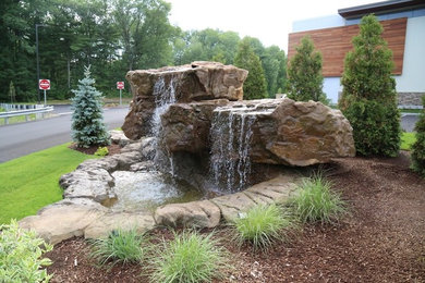 ClifRock Outdoor Water Feature in Connecticut