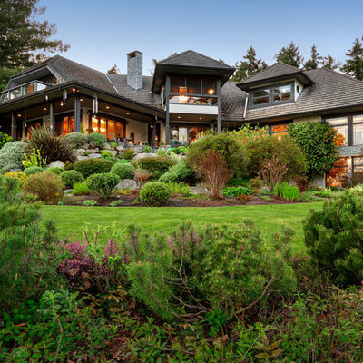 Photo of a traditional backyard landscaping in Vancouver.