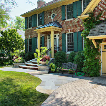 Colonial Charm - Glenview Residence