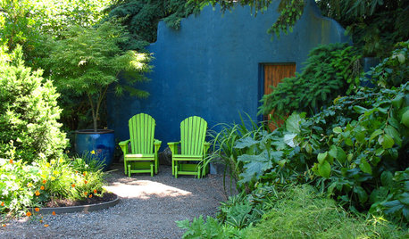 4 Ways to Perk Up Your Outdoor Spaces With Color