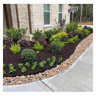 Metal edging and bull rock surround - Landscape - Houston - by Site ...
