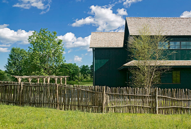 Farmhouse Landscape by Demetriades + Walker