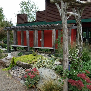 Contemporary by the Lake with a Japanese Feel