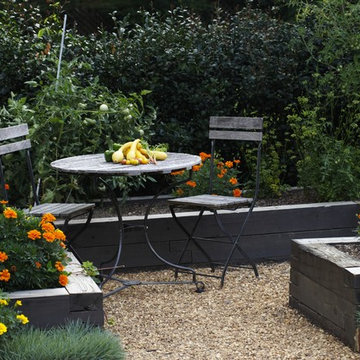Contemporary Cottage Garden teak table and chairs