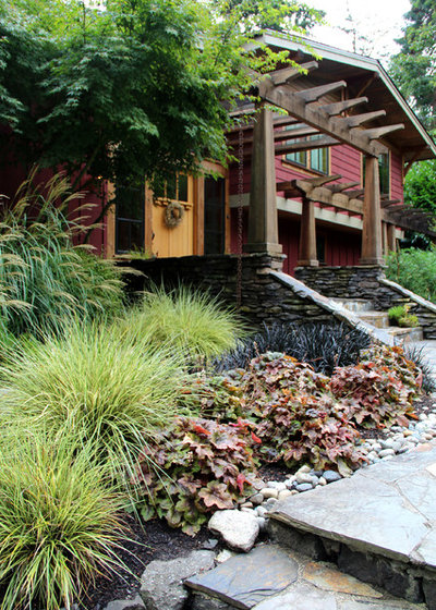 Craftsman Landscape by Bliss Garden Design, LLC