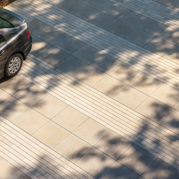 Contemporary Driveway