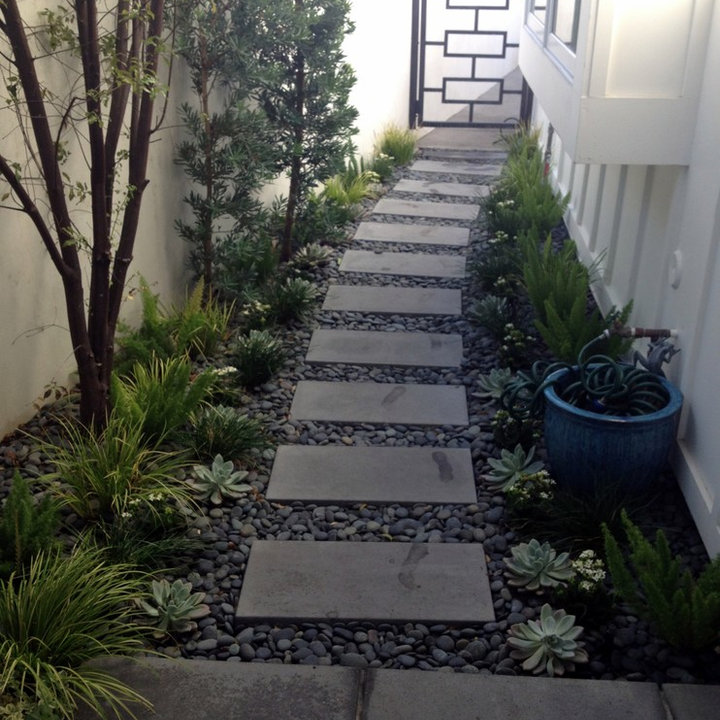 75 Beautiful Small Courtyard Garden Ideas & Designs January 2023