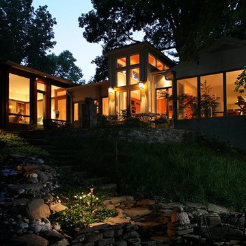 Contemporary Home Overlooking the Potomac River