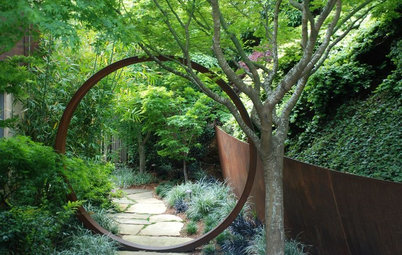 Elevate the Garden With Understated Art Pieces
