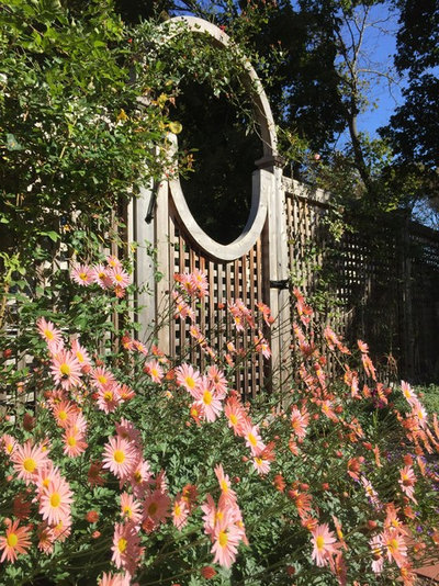 Country Garden by Kerry Lewis Landscape Architecture