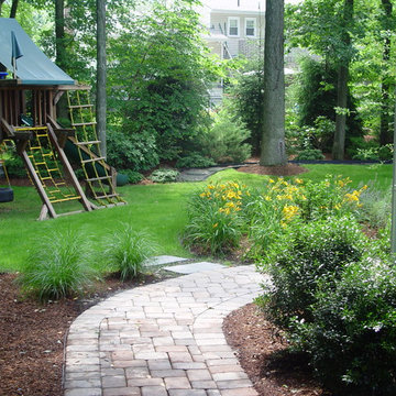 Cozy Patio and Seatwall