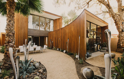 Houzz Tour: Redwood Misfit Gets a Midcentury Makeover
