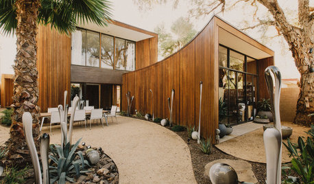 Houzz Tour: Redwood Misfit Gets a Midcentury Makeover