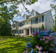 https://st.hzcdn.com/fimgs/pictures/landscapes/custom-home-with-hydrangeas-in-bloom-degnan-design-build-degnan-design-group-img~c8f19c700f0897ea_3617-1-53bbc8c-w182-h175-b0-p0.jpg