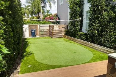Inspiration for a landscaping in Miami.