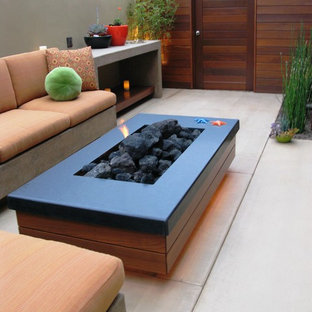 Inspiration for a contemporary landscaping in San Diego.