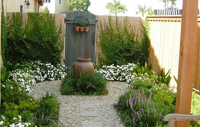 How to Turn a Side Yard Into a Glorious Garden Room