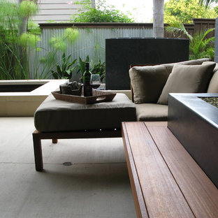 This is an example of a contemporary landscaping in San Diego.