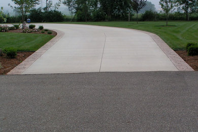 Design ideas for a traditional landscaping in Cleveland.