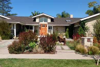 This is an example of a contemporary landscaping in Orange County.