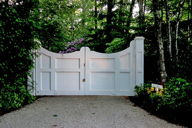 Inspiration for a medium sized traditional front driveway garden in New York.