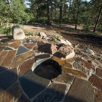 Durango Hills- Grizzly Flagstone with in ground fire pit
