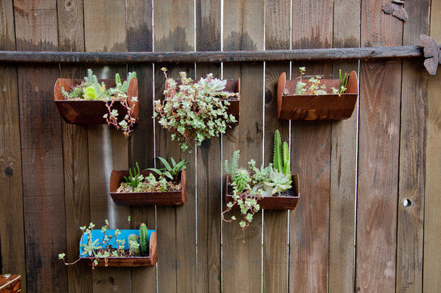 Shabby-Chic Style Garden by Sarah Natsumi Moore