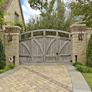 English: Braewood Place #1