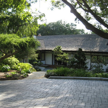 Entrance garden for Japanese-style home