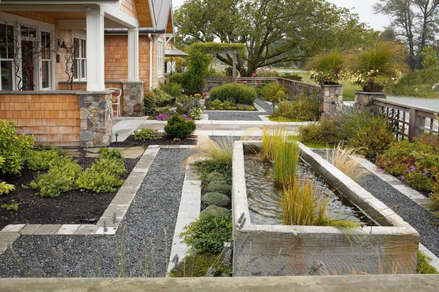Traditional Landscape by Lankford Associates Landscape Architects