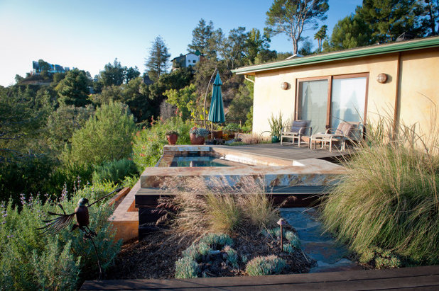 Contemporary Landscape by FormLA Landscaping