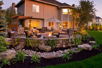 Design ideas for a traditional landscaping in Kansas City.