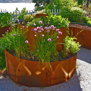 Industrial Garten mit Hochbeet in Seattle