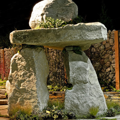 Design ideas for an eclectic backyard landscaping in Seattle.