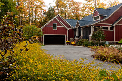 Photo of a farmhouse front yard driveway in Grand Rapids for fall.