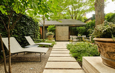 Patio of the Week: Fallen Leaves Inspire a Standout Water Feature