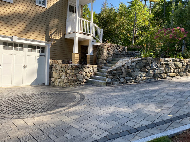 Eclectic Landscape - Concrete Pavers