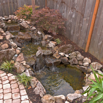 Fire pit - Water feature - Pergola - Paver courtyard
