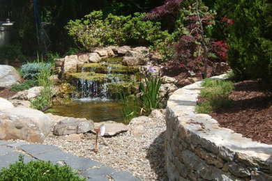Design ideas for a traditional landscaping in Kansas City.
