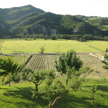 For sale farmhouse in Sant'Angelo in Vado, Le Marche, central Italy
