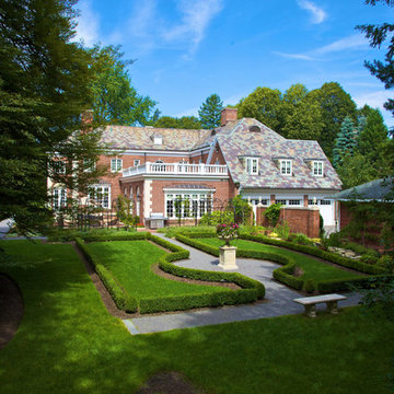 Formal English gardens in Rochester