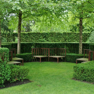 Idee per un giardino formale tradizionale dietro casa