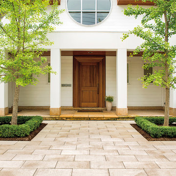 Front Entrance with contemporary Unilock Umbriano Paver