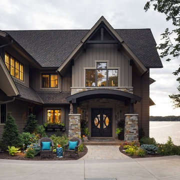 Front Entry Design – Private Lakeside Paradise