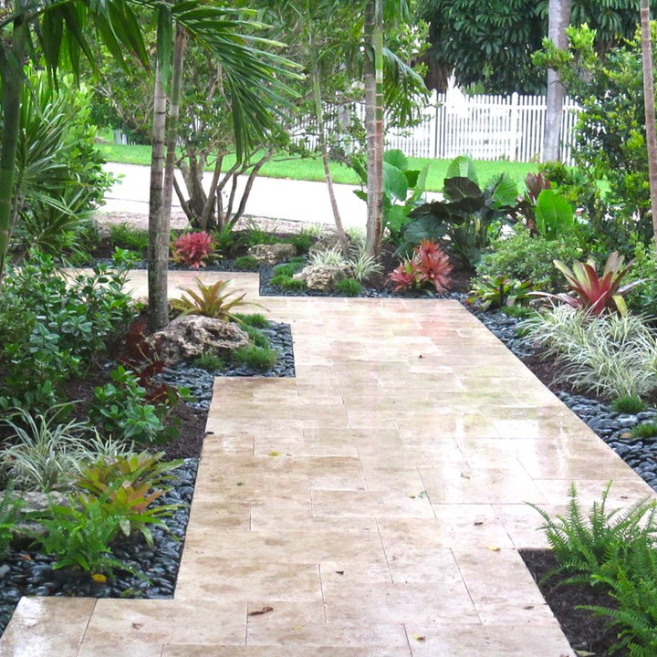 75 Beautiful Tropical Garden Ideas & Designs - June 2023 | Houzz AU
