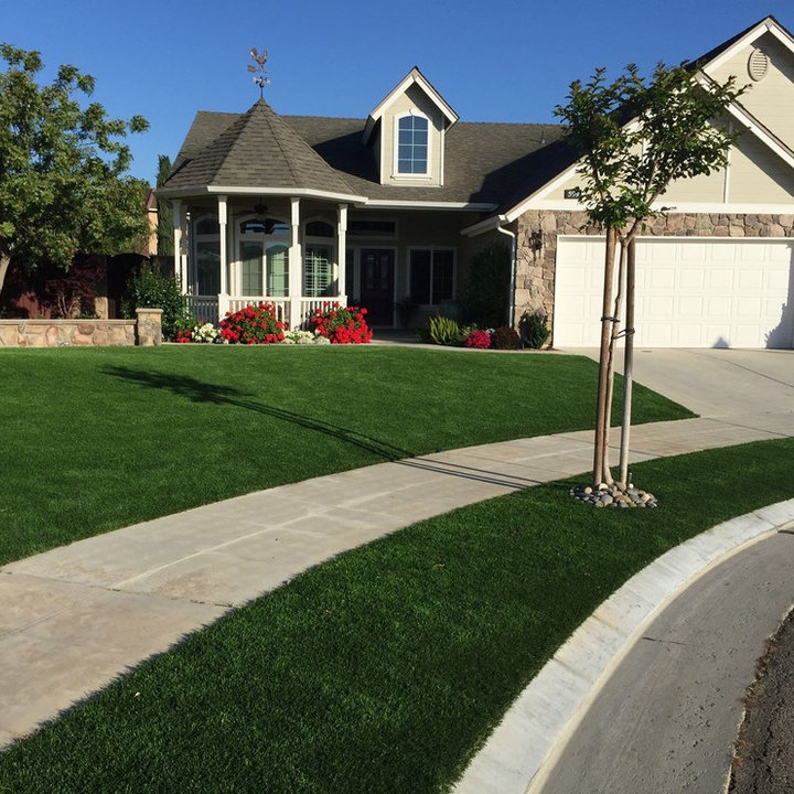 Artificial Grass And Rock Front Yard - Photos & Ideas | Houzz